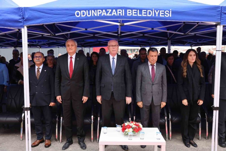 Odunpazarı Belediyesi Tekstil Üretim Ve Tasarım Merkezi Açıldı