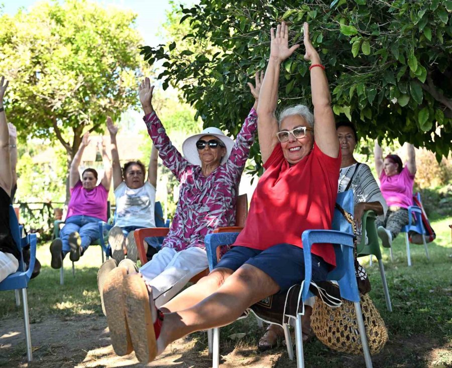 Muratpaşa’dan Yaşlılar İçin Yoga Etkinliği