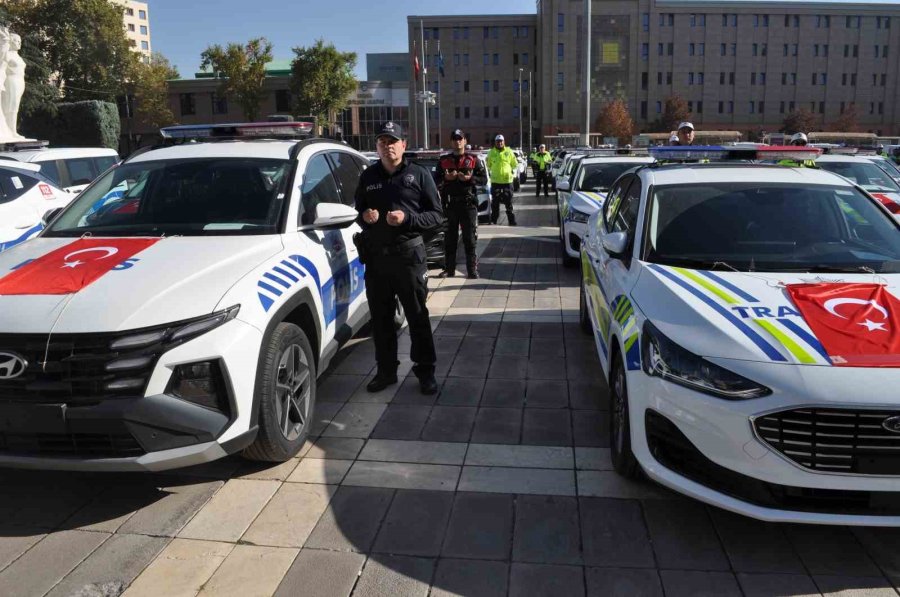 Eskişehir’de Emniyet Ve Jandarma Teşkilatına 88 Aracın Teslimi İçin Tören Düzenlendi