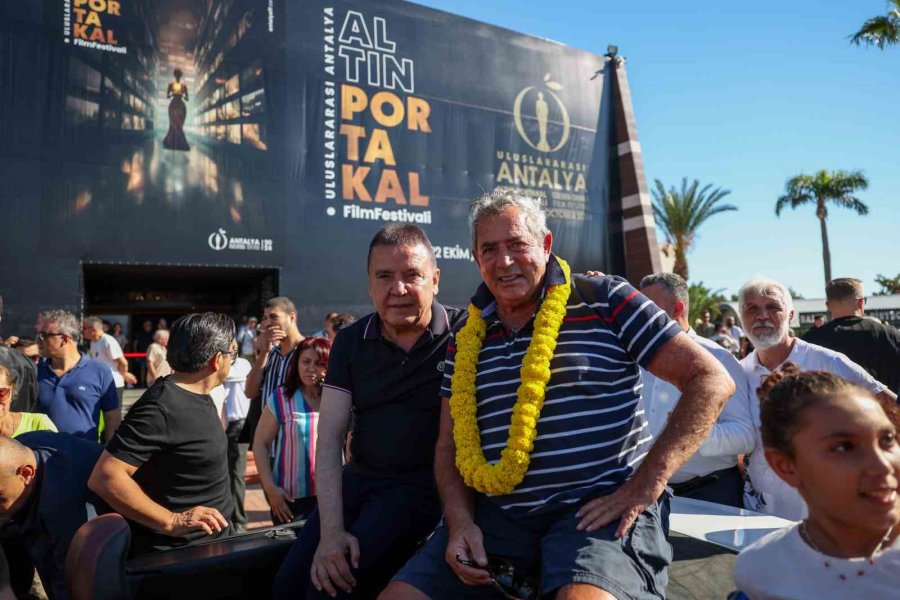 "altın Portakal Film Festivali" Geleneksel Kortejiyle Başladı