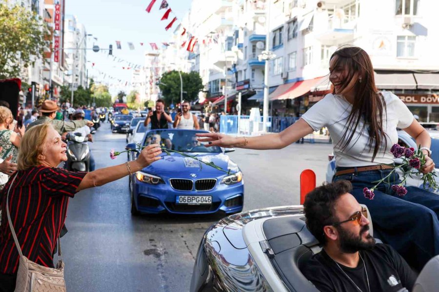 "altın Portakal Film Festivali" Geleneksel Kortejiyle Başladı