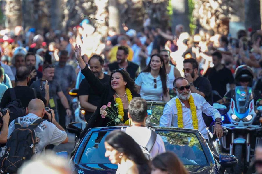 "altın Portakal Film Festivali" Geleneksel Kortejiyle Başladı