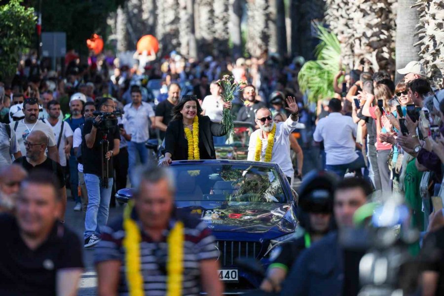 "altın Portakal Film Festivali" Geleneksel Kortejiyle Başladı