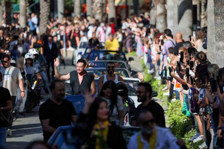 "altın Portakal Film Festivali" Geleneksel Kortejiyle Başladı