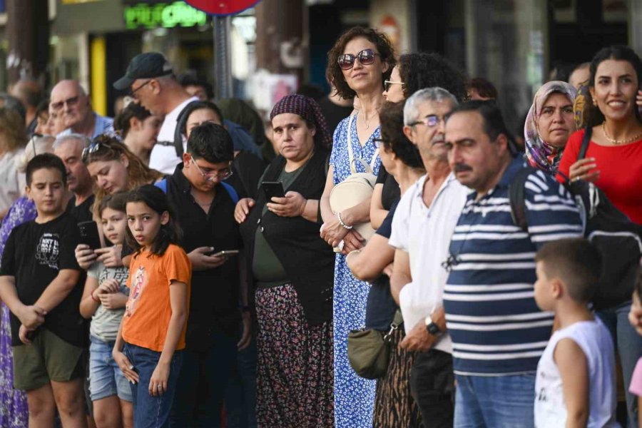 "altın Portakal Film Festivali" Geleneksel Kortejiyle Başladı