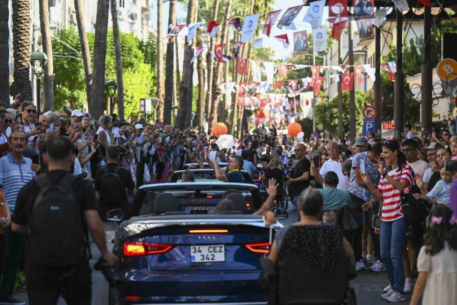 "altın Portakal Film Festivali" Geleneksel Kortejiyle Başladı