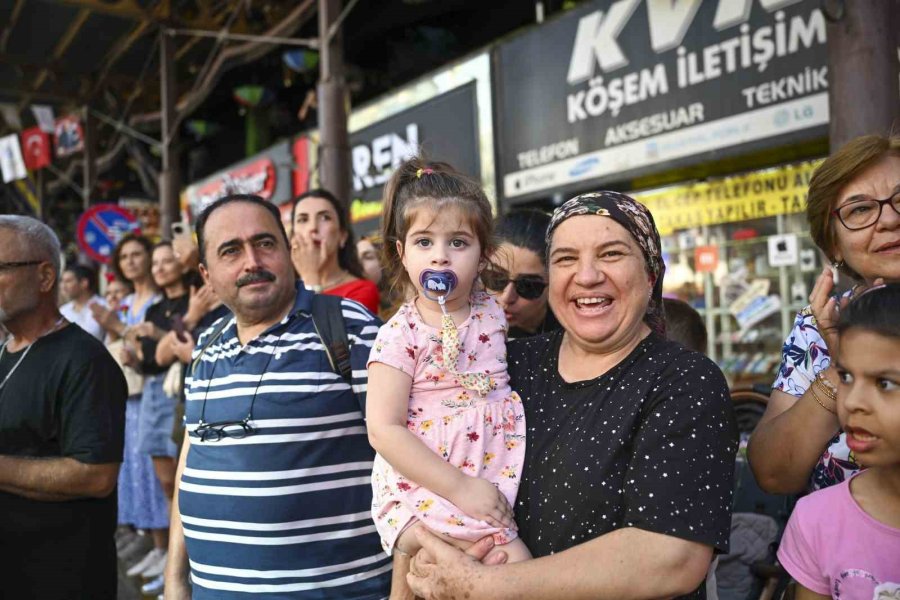 "altın Portakal Film Festivali" Geleneksel Kortejiyle Başladı