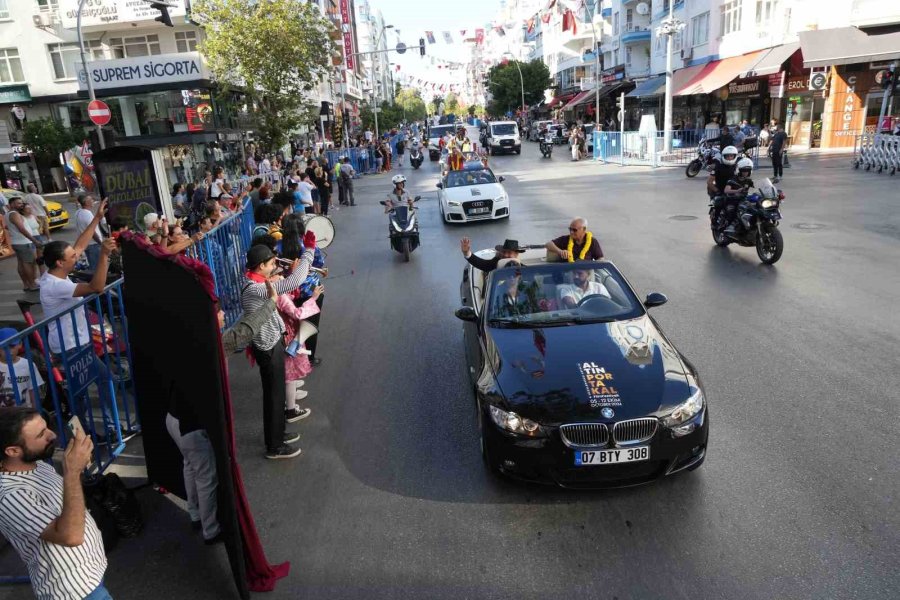 "altın Portakal Film Festivali" Geleneksel Kortejiyle Başladı