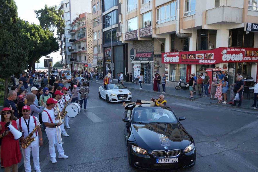 "altın Portakal Film Festivali" Geleneksel Kortejiyle Başladı