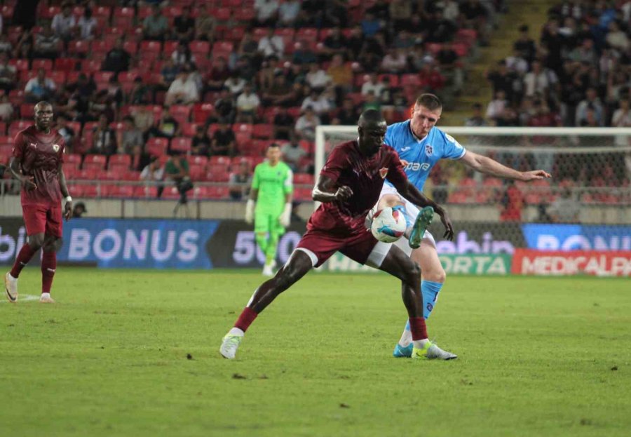 Trendyol Süper Lig: Hatayspor: 1 - Trobzonspor: 0 (ilk Yarı)