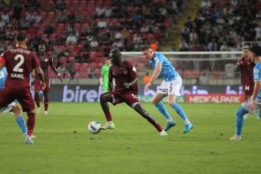 Trendyol Süper Lig: Hatayspor: 1 - Trobzonspor: 0 (ilk Yarı)