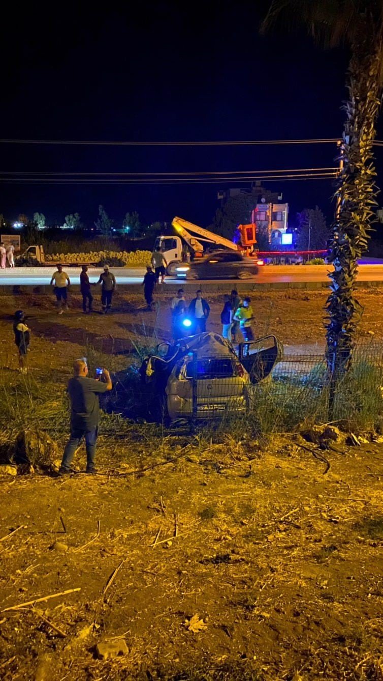 Finike’de Kontrolden Çıkan Otomobil Takla Attı: 1 Ölü, 3 Yaralı