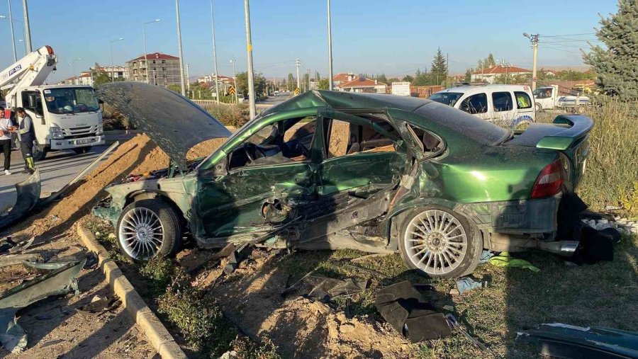 Konya’da İki Otomobil Çarpıştı: 4 Yaralı