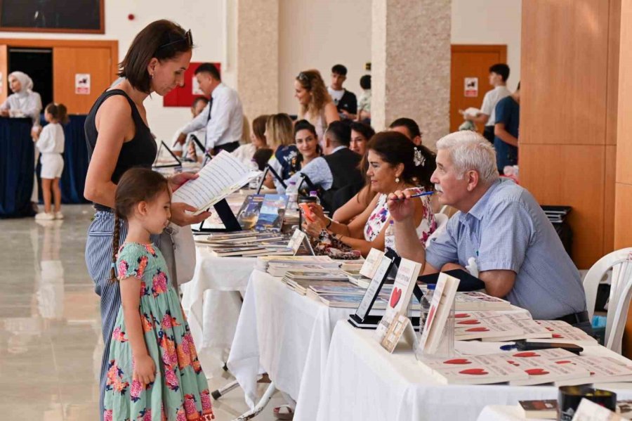 Manavgat Kitap Günleri’ne Yoğun İlgi