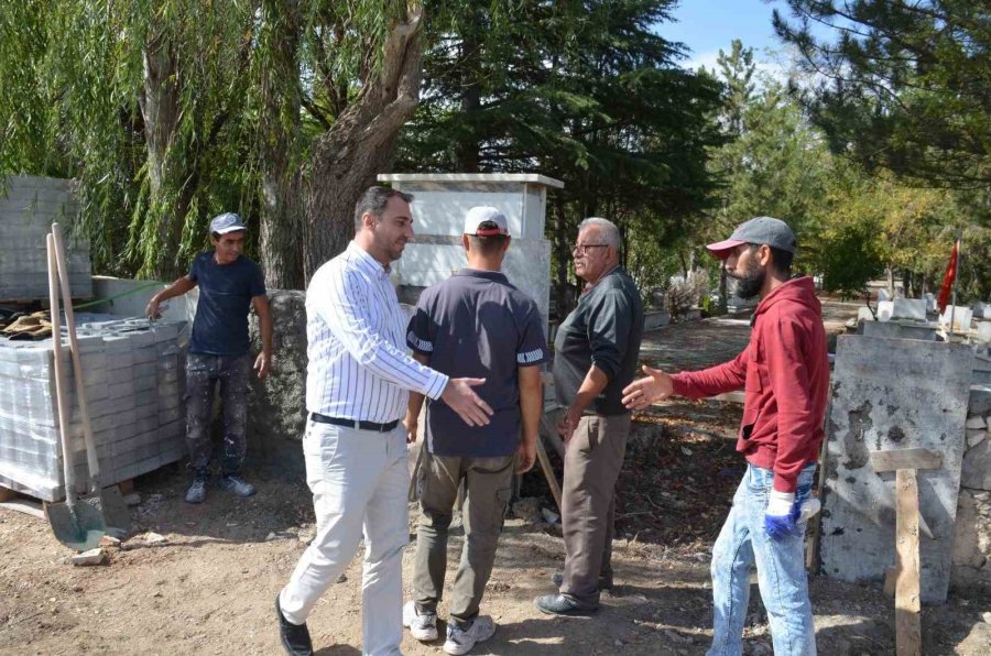 Beylikova Belediyesi Kilitli Parke Taşı Çalışmalarına Başladı