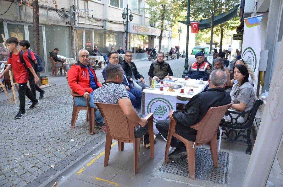 Dkmp, Hayvanları Koruma Günü’nde Vatandaşları Bilgilendirdi