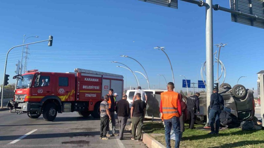 Karaman’da Hafif Ticari Araçlar Çarpıştı: 3 Yaralı