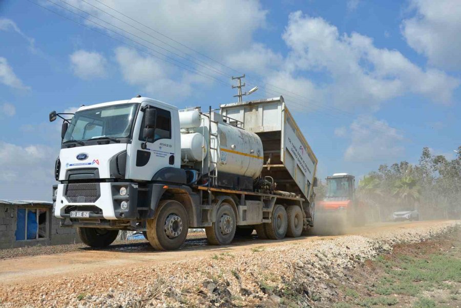 Büyükşehir Belediyesi, Tarsus’ta Köy Yollarını Yeniliyor