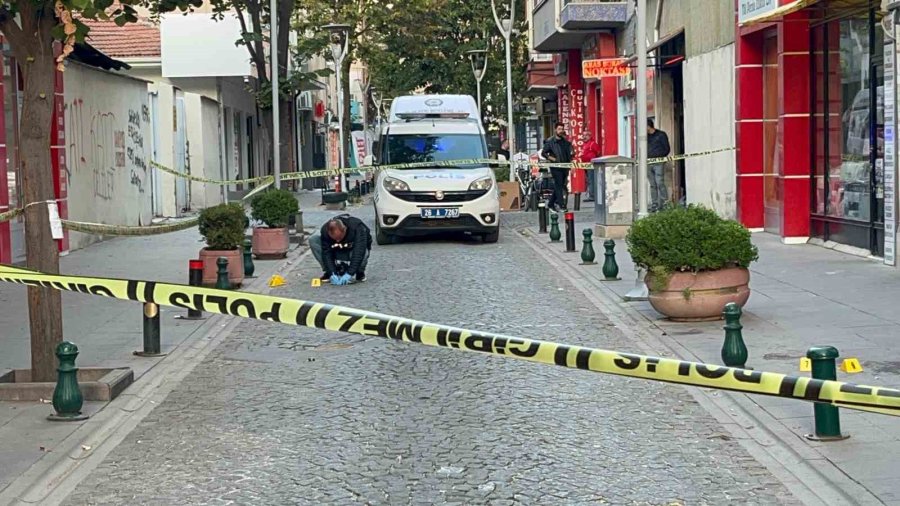 Pompalı Tüfekle 1 Kişiyi Ağır Yaralayan Şüphelinin Kaçtığı Anlar Kamerada