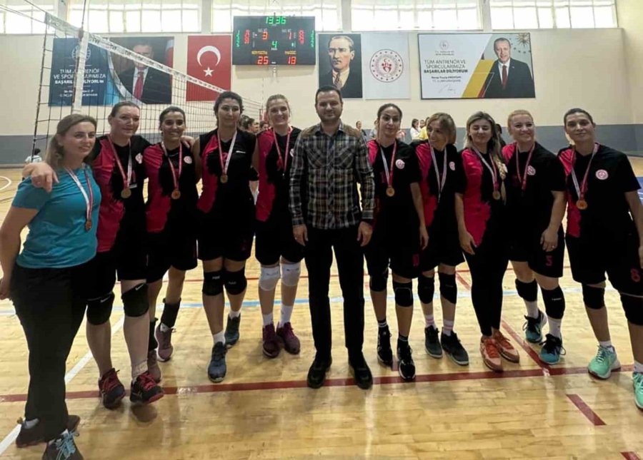 Kayseri Milli Eğitim Müdürlüğü Voleybol Takımları Türkiye Finalleri’ne Katılacak