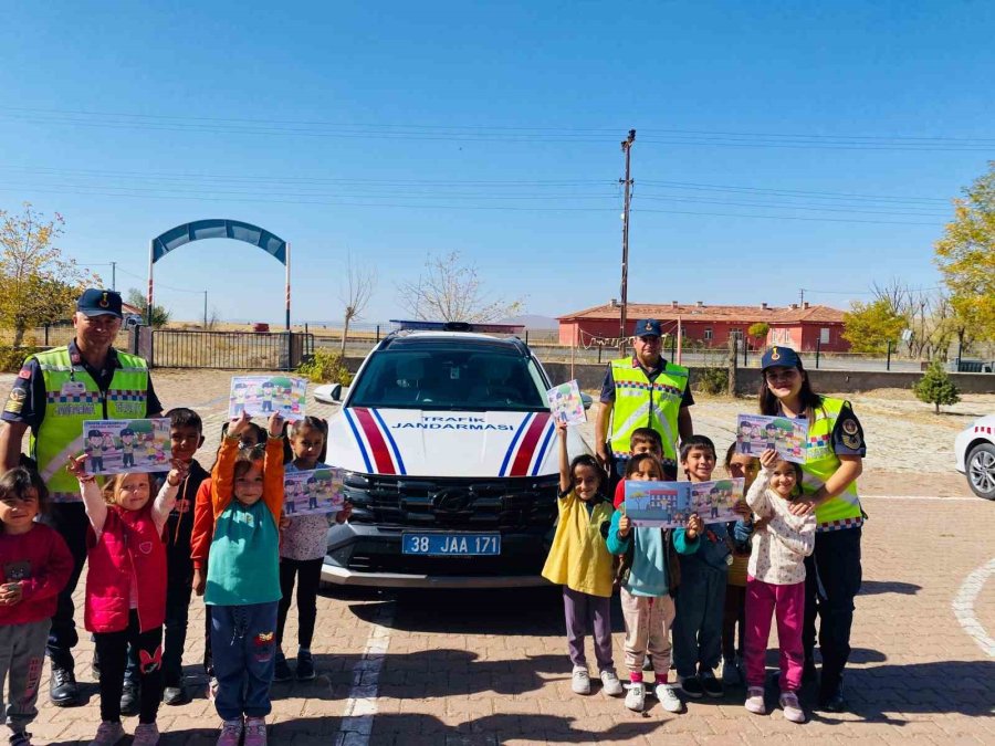 Tomarza’da Öğrencilere Trafik Eğitimi Verildi