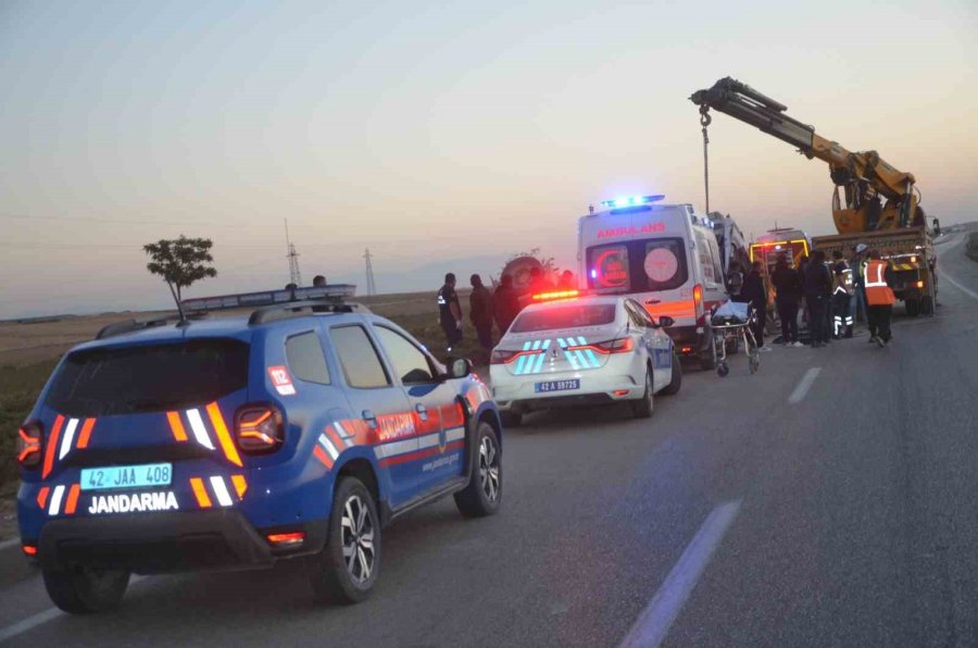 Konya’da Kontrolden Çıkan Tır Devrildi: 2 Yaralı