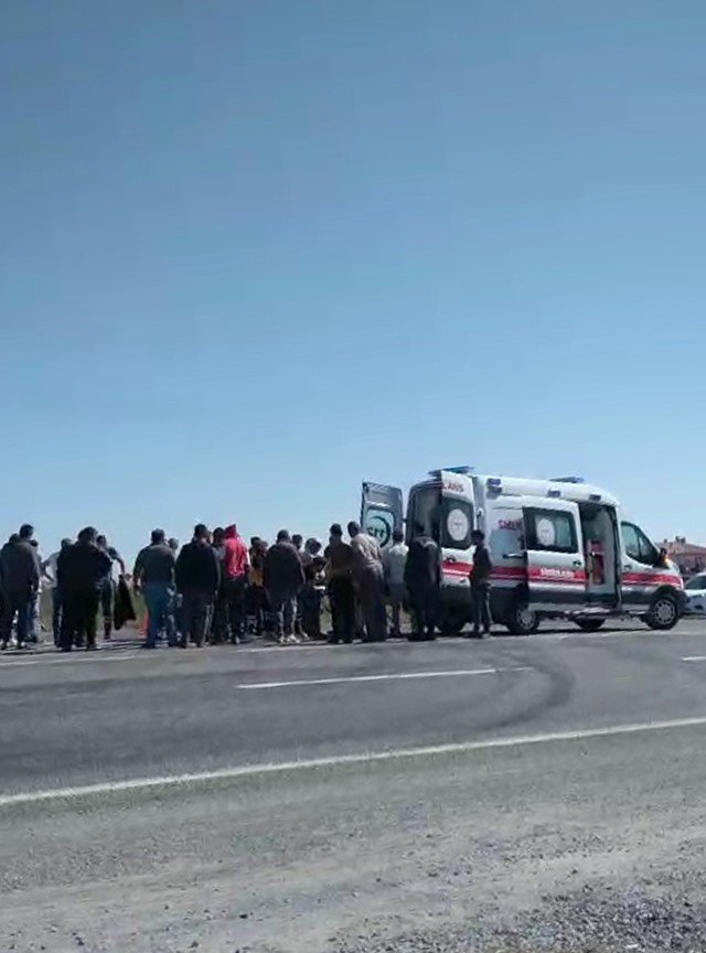 Niğde’de Motosiklet Ve Otomobil Çarpıştı, 1 Kişi Ağır Yaralandı