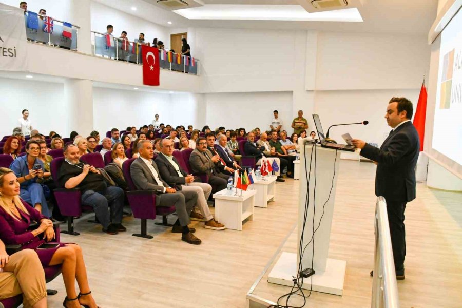 Alanya Üniversitesi’nde "moving Forward 3rd International Week" Coşkusu