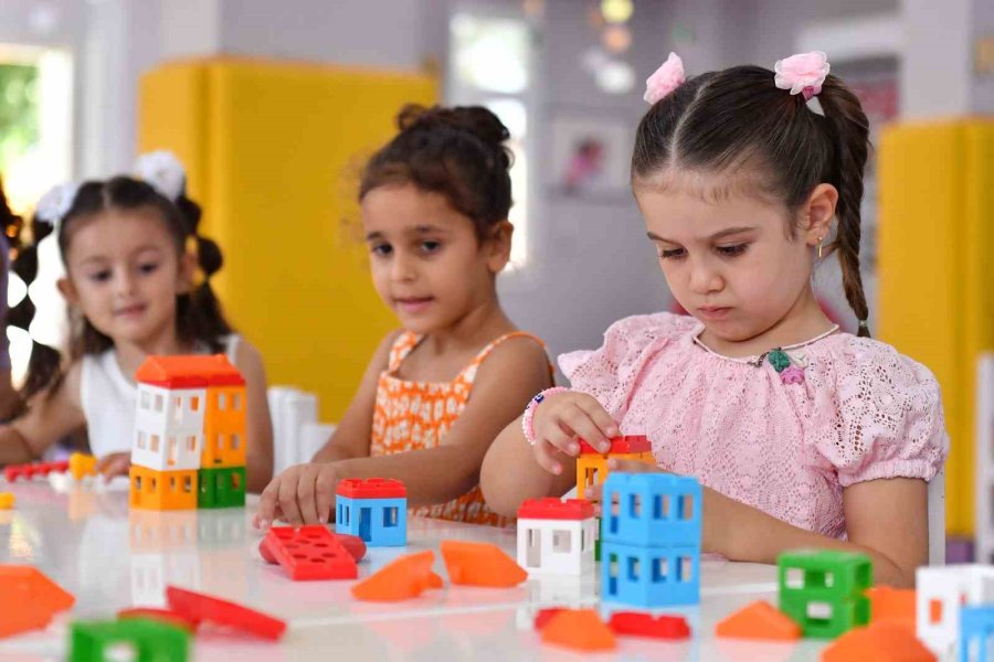 Yenice Yaşar Bayboğan Hizmet Binası Her Yaş Grubuna Kucak Açıyor