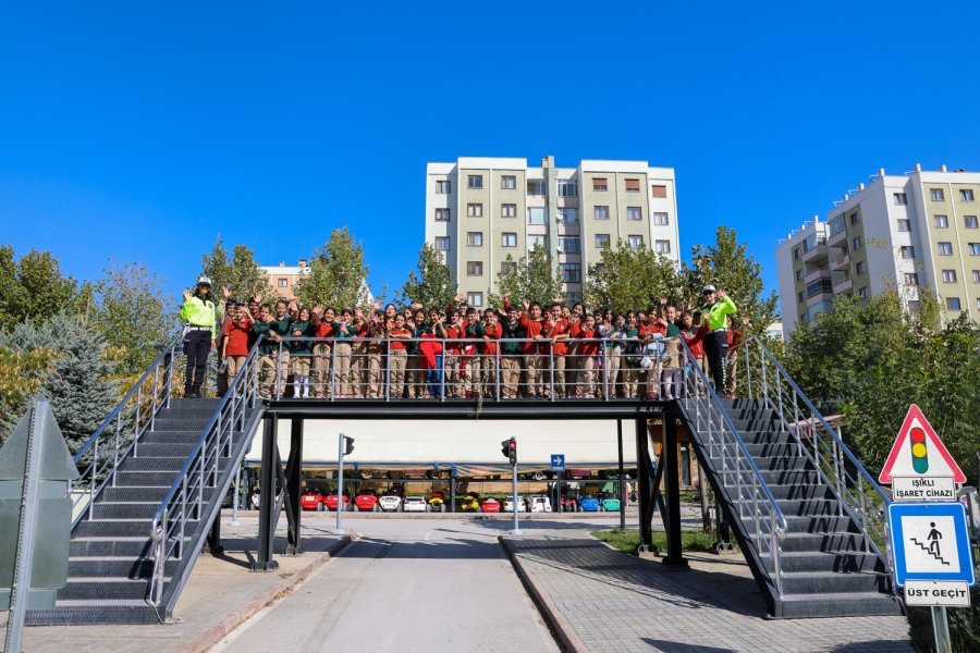 Selçuklu Trafik Eğitim Parkı Trafikte Bilinçli Nesiller Yetiştirmeye Devam Ediyor