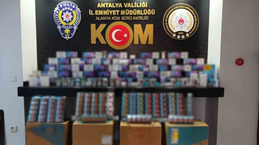 Antalya’da Kaçak Sigara Operasyonu: 3 Tutuklama