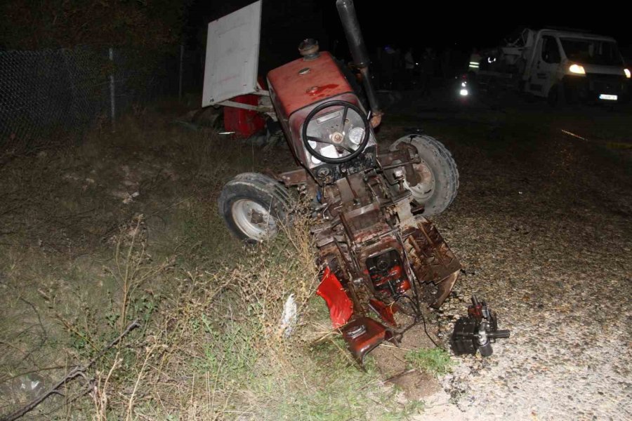 Konya’da Otomobille Çarpışan Traktör İkiye Bölündü: 1 Ölü, 1 Yaralı