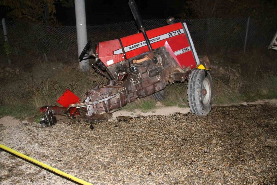 Konya’da Otomobille Çarpışan Traktör İkiye Bölündü: 1 Ölü, 1 Yaralı