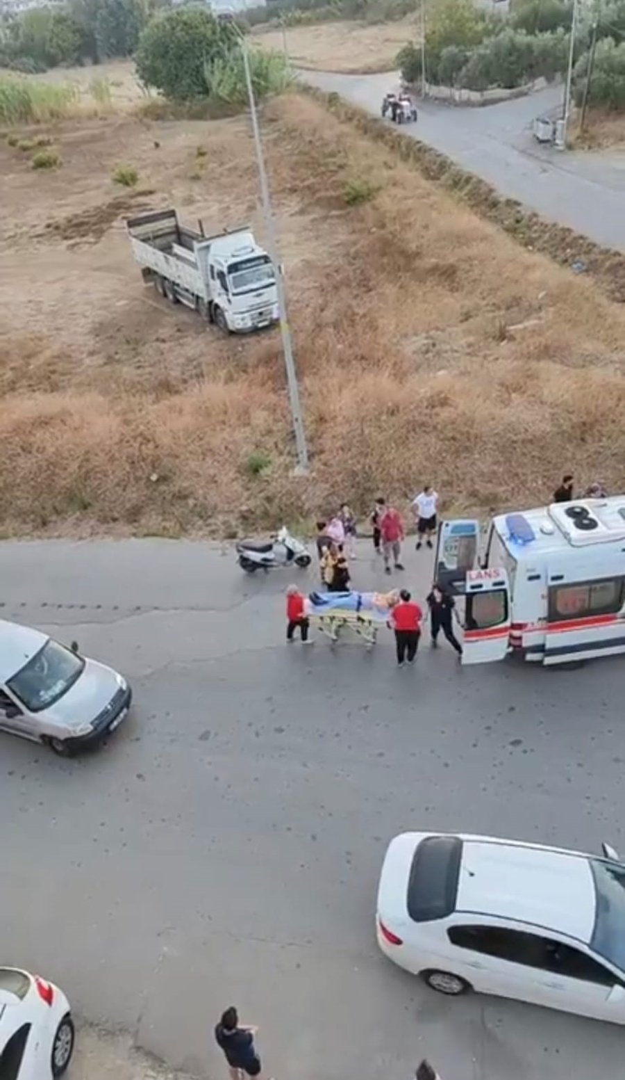 İşe Gitmek Üzere Servis Aracı Bekleyenler Kurşun Yağmuruna Tutuldu: 1 Yaralı