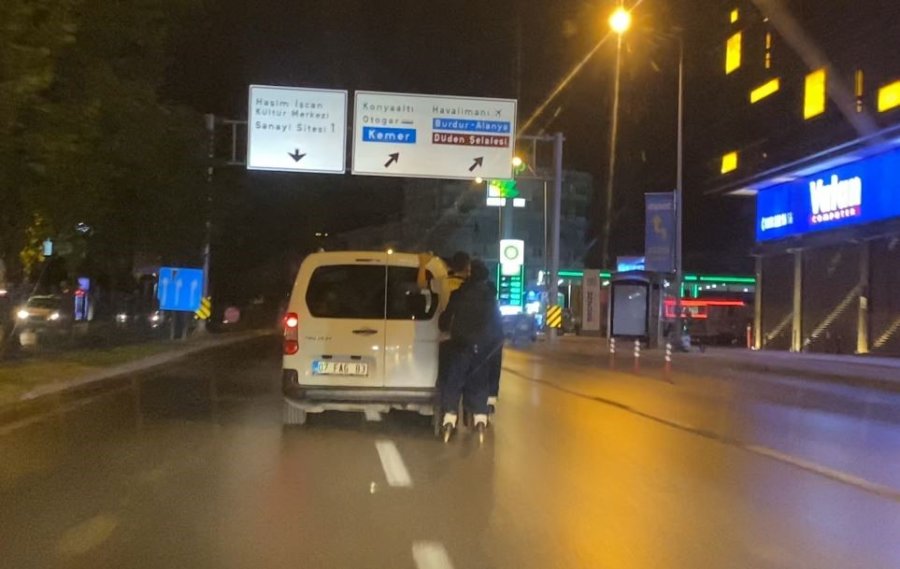 Antalya’da Patenli 3 Gencin Tehlikeli Yolculuğu Kamerada