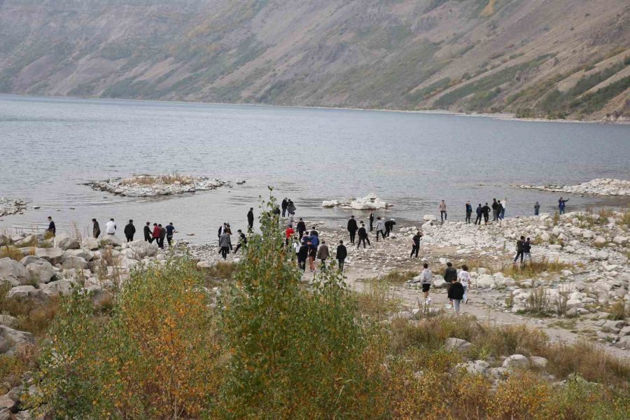 Eskişehirli Öğrenciler Türkiye’nin En Büyük Krater Gölünü Ziyaret Etti