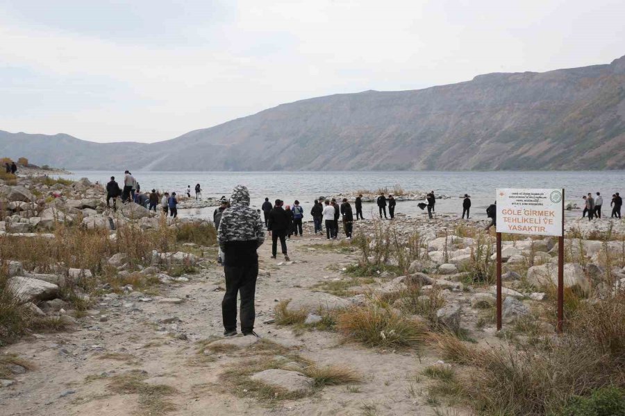 Eskişehirli Öğrenciler Türkiye’nin En Büyük Krater Gölünü Ziyaret Etti