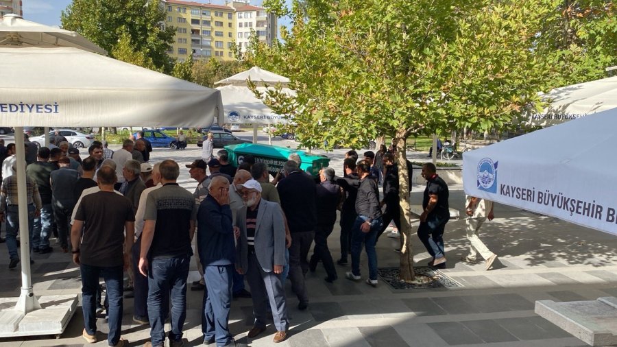 Düğünde Kuzeni Tarafından Öldürülen Şahıs Toprağa Verildi