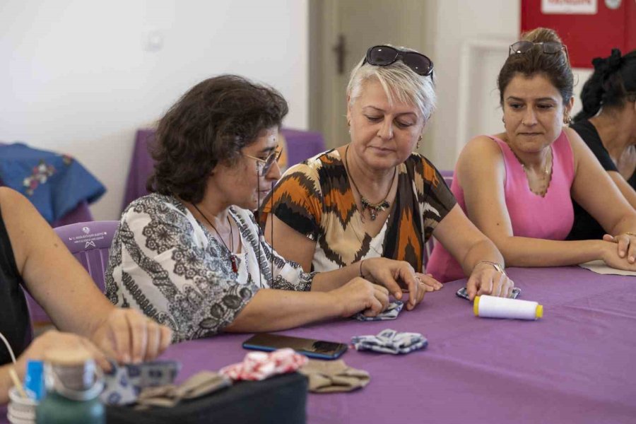 Mersin’de Kursiyerler ’dokuma Sergisi’ Açtı