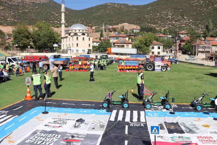 Antalya’da "köy Yolunda Trafikte Her Şey Yolunda" Etkinlikleri