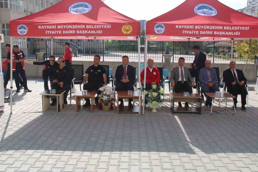 Kayseri’deki Bütün Okullarda Deprem Tatbikatı Yapıldı