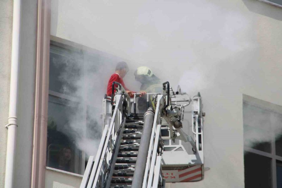 Kayseri’deki Bütün Okullarda Deprem Tatbikatı Yapıldı