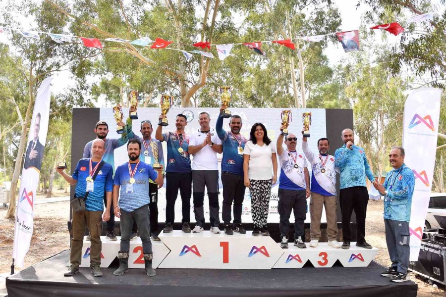 Mersin’de ’uluslararası 7. Altın Kanca Surfcasting Turnuvası’ Düzenlendi