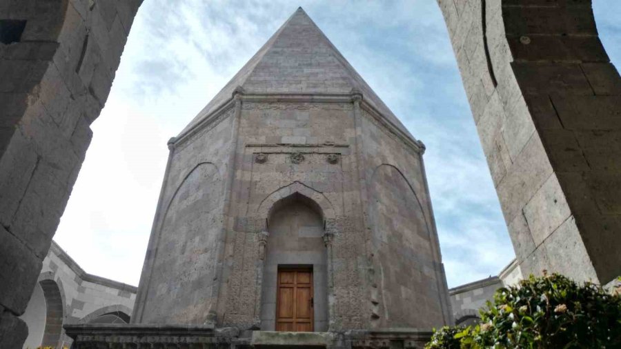 Melikgazi, Tarihi Eserlerine Sahip Çıkıyor