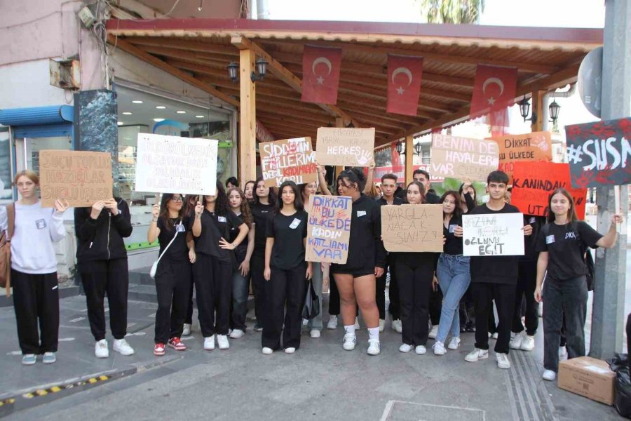 Serik’te Öğrencilerden Farkındalık Yürüyüşü