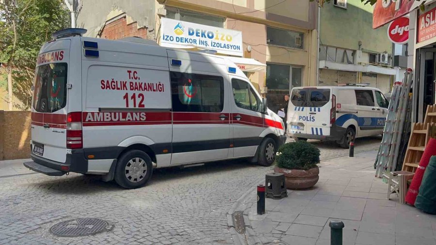 Tartıştığı Arkadaşı Tarafından Bıçaklanan Yabancı Uyruklu Şahıs Hastaneye Kaldırıldı