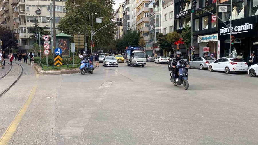 Ölümlü Veya Yaralanmalı Kazaların Yarıdan Fazlasında Motosiklet Ve Motorlu Bisiklet Sürücüleri Kusurlu