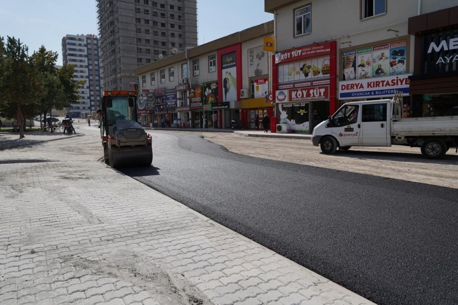 Melikgazi Belediyesi Tınaztepe Mahallesi’nde Asfalt Ve Çevre Düzenlemesi Çalışmalarını Sürdürüyor