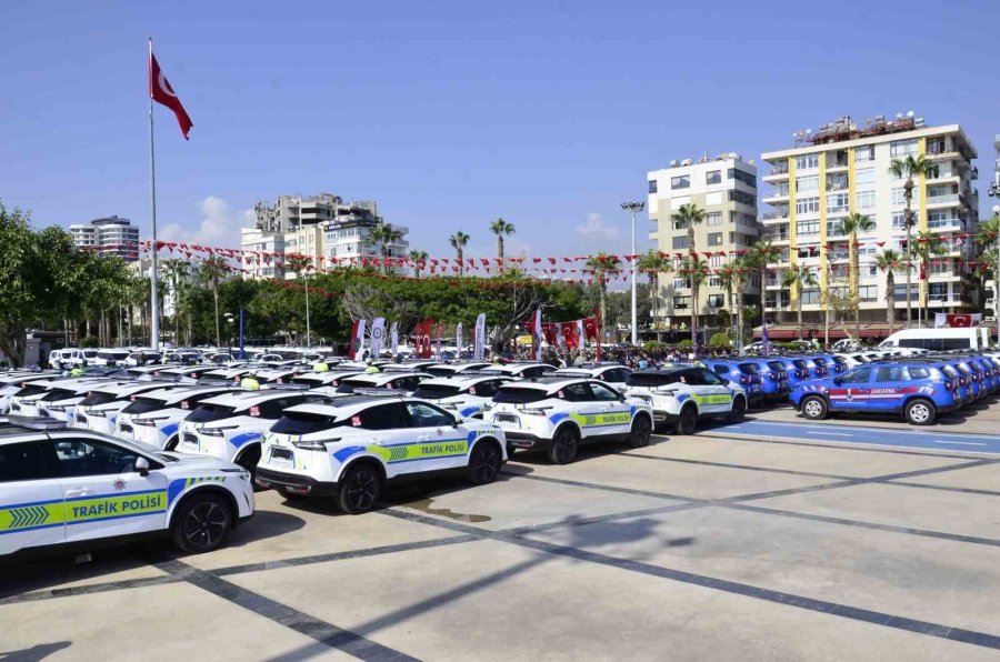 Mersin’de Emniyet Ve Jandarma Teşkilatına 238 Yeni Araç