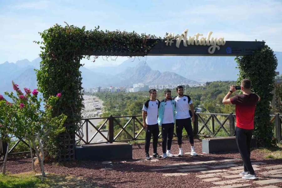 Antalya’nın Sabahı Kış, Öğleni Yaz Oldu, Tatilciler Neye Uğradığını Şaşırdı